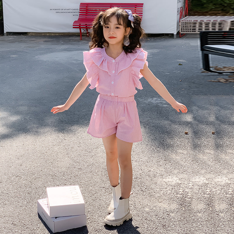 女孩时尚条纹上衣和短裤两件套