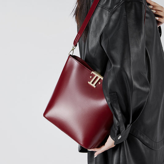 Large Capacity Genuine Leather Armpit Bag