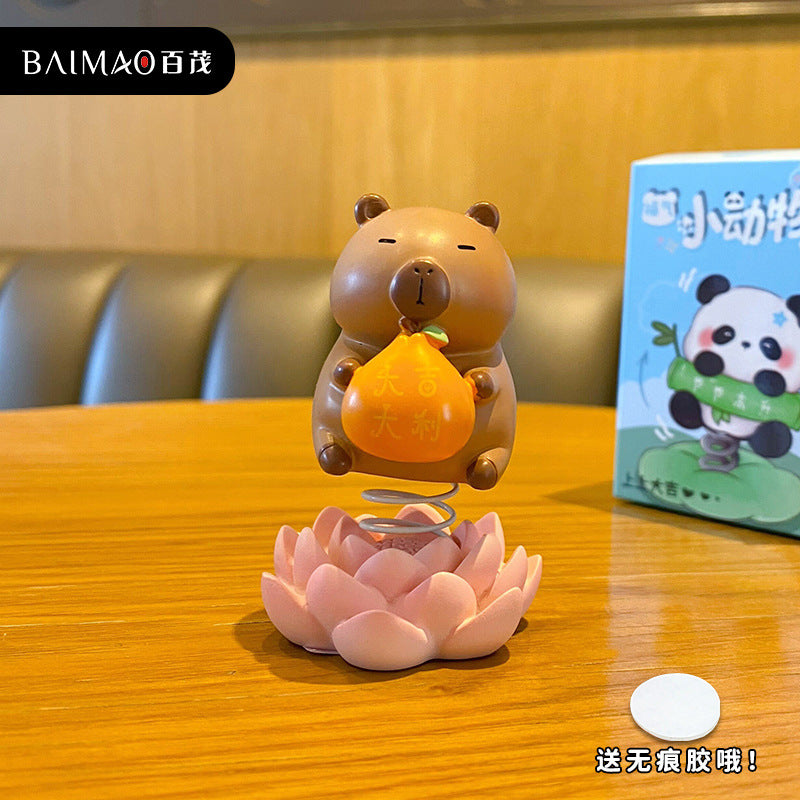 Good luck keeps shaking, happy desktop resin cute pet ornaments, cute pandas, pigs, office workstation decorations