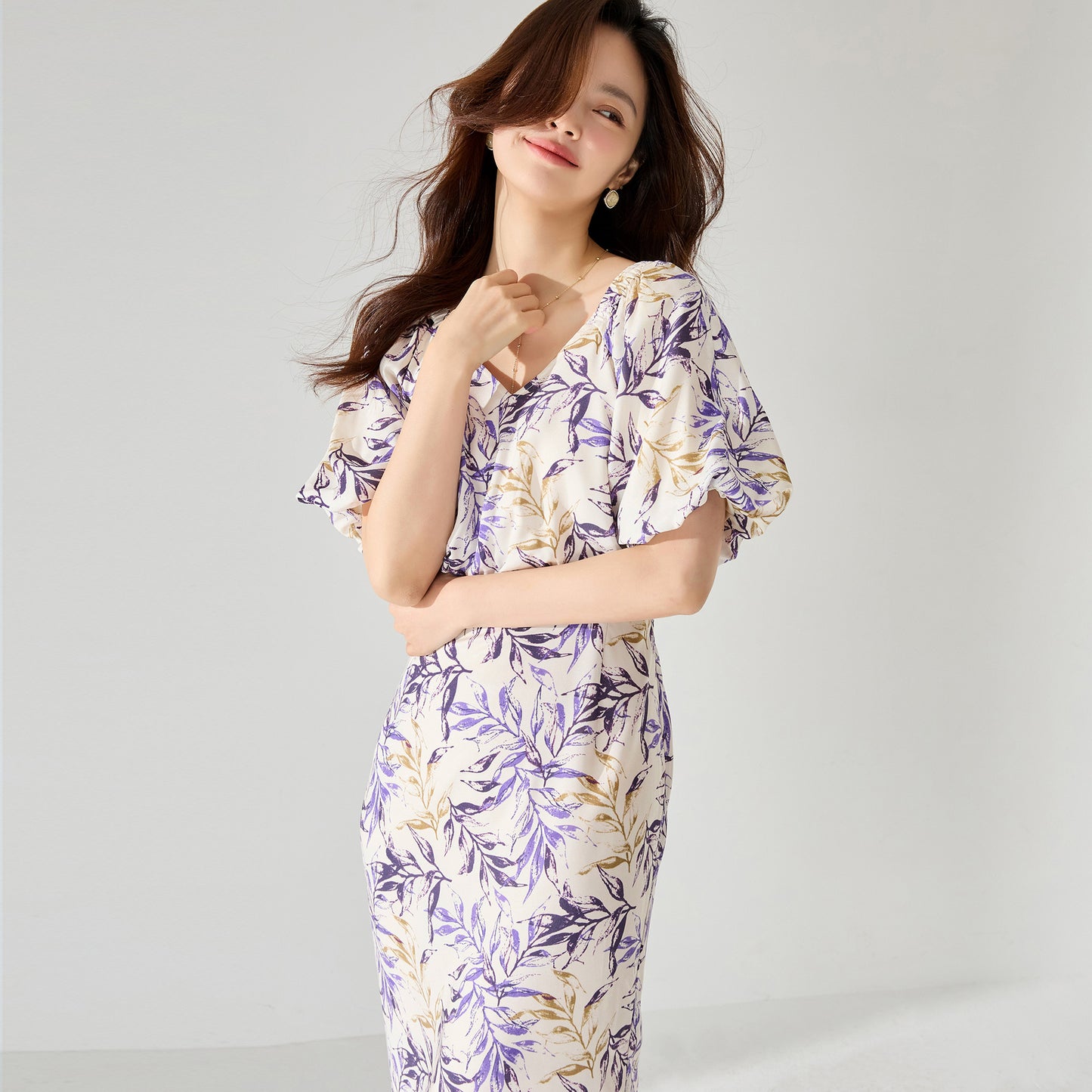 Chic Violet Iris Floral Puff Sleeve Midi Dress